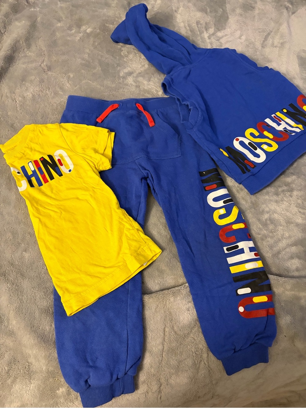 Moschino Kids Blue & Yellow Sweatpants, Hoodie and Tee Set